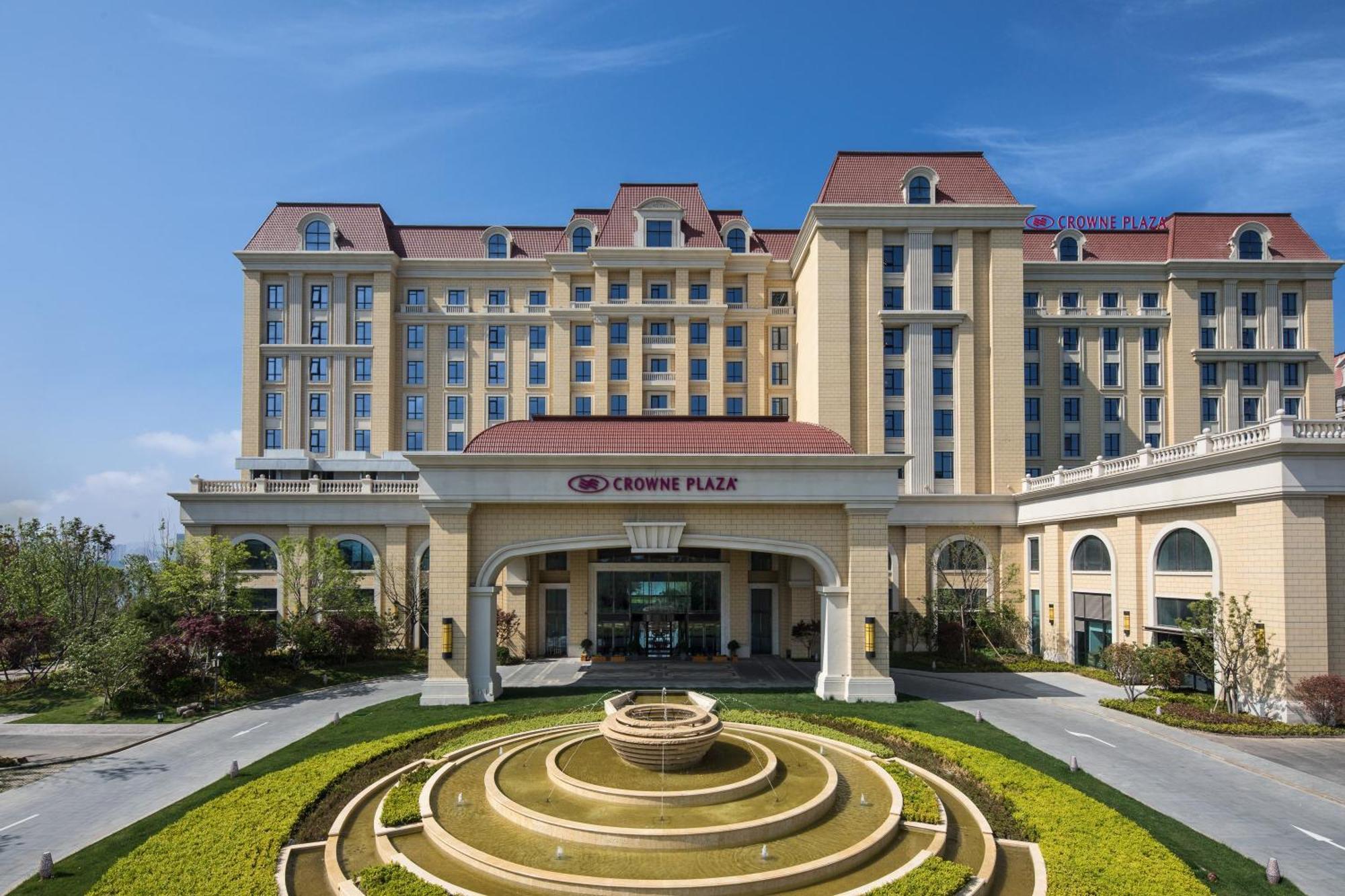 Hotel Crowne Plaza Qingdaoorientalmoviemetropolis By Ihg Extérieur photo