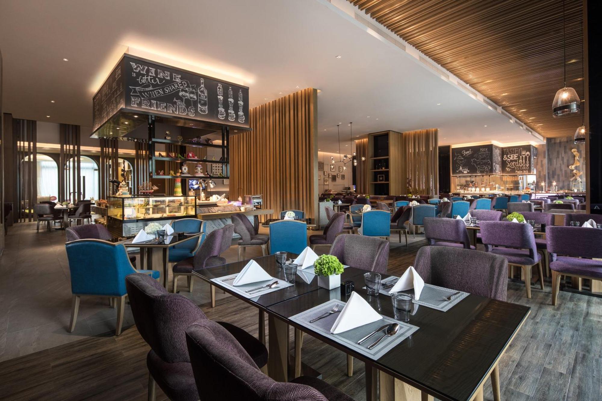 Hotel Crowne Plaza Qingdaoorientalmoviemetropolis By Ihg Extérieur photo