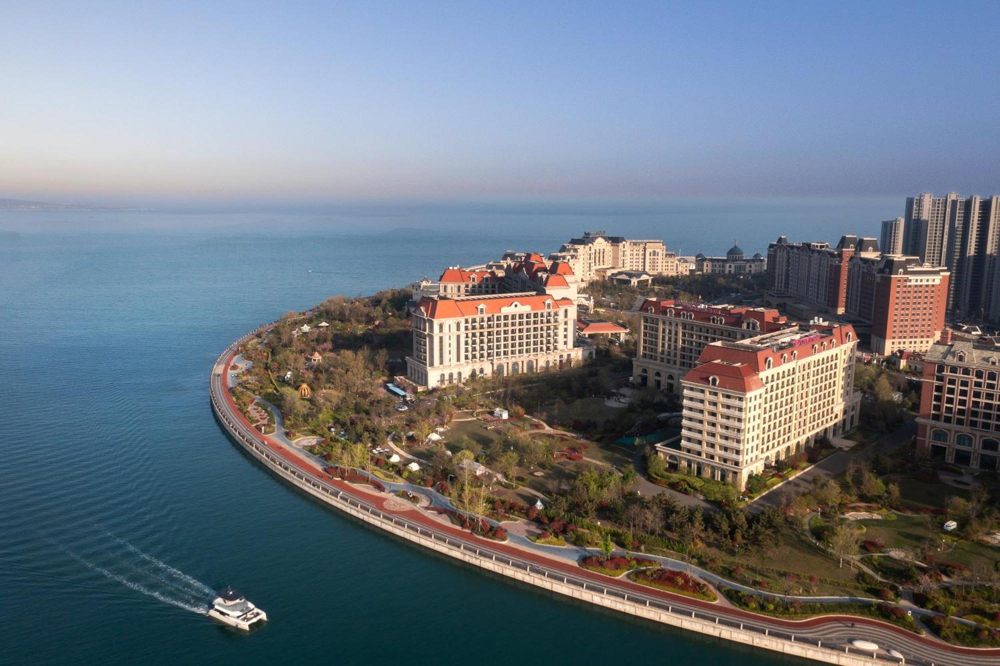 Hotel Crowne Plaza Qingdaoorientalmoviemetropolis By Ihg Extérieur photo